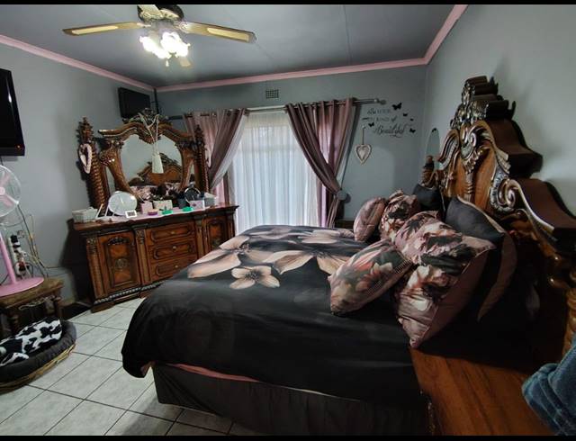 3 BEDROOM FREESTANDING FOR SALE IN KANONKOP